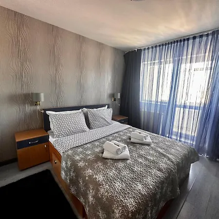 Grand Unirii Apartment, Old Center, 88 Sqm, Quiet View, One Minute Away Parking Space Apartamento