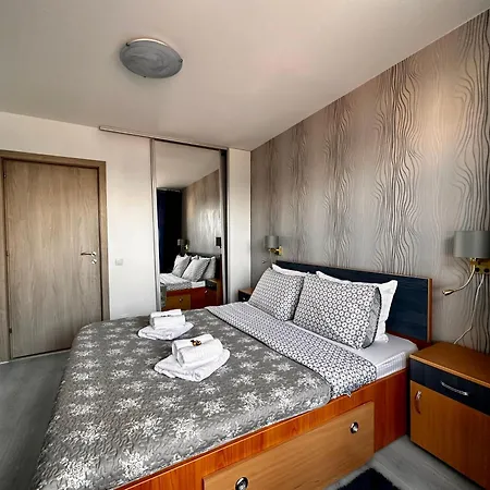 Grand Unirii Apartment, Old Center, 88 Sqm, Quiet View, One Minute Away Parking Space