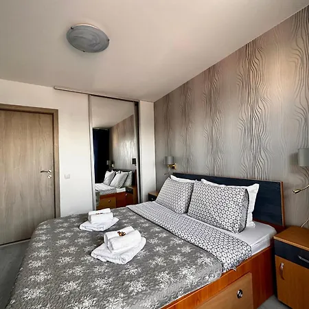 Grand Unirii Apartment, Old Center, 88 Sqm, Quiet View, One Minute Away Parking Space * Bucarest