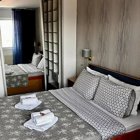 Grand Unirii Apartment, Old Center, 88 Sqm, Quiet View, One Minute Away Parking Space