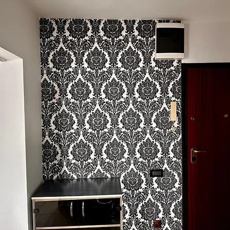 Grand Unirii Apartment, Old Center, 88 Sqm, Quiet View, One Minute Away Parking Space Bucarest