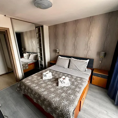 Grand Unirii Apartment, Old Center, 88 Sqm, Quiet View, One Minute Away Parking Space Apartamento